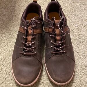 Caterpillar mens 6.5 wmns 8.5 brown leather casual sneakers NEW